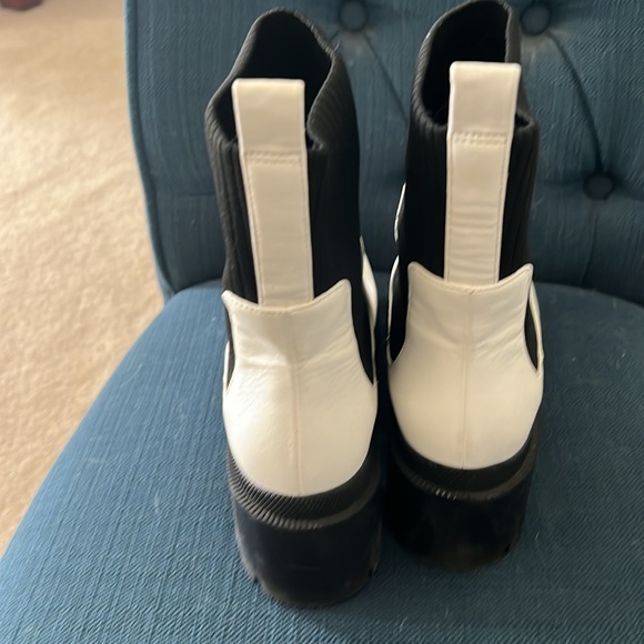 Women’s BP white platform boots; sz 8.5 - Picture 4 of 7